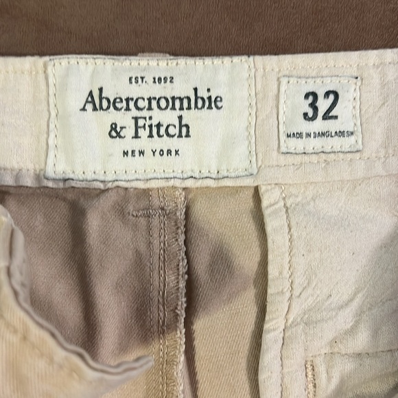 Abercrombie - Fitch khaki shorts - Picture 2 of 3
